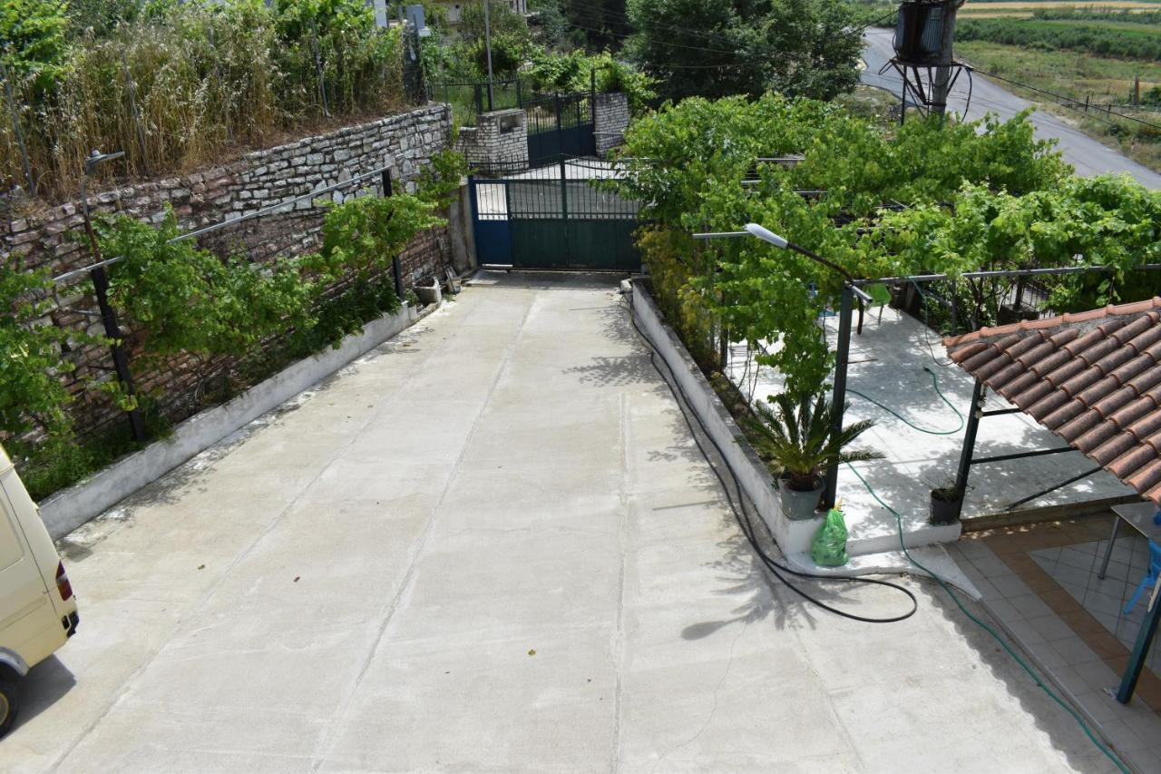 Anastasias Apartments Sarande Exterior photo